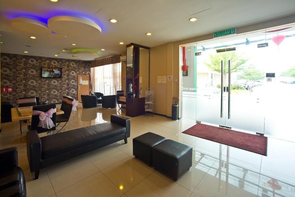 Hotel Zamburger Kempas - Previously 8 Days Boutique Hotel Skudai Extérieur photo